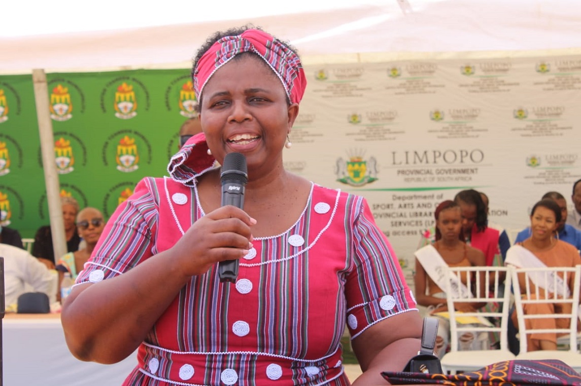 MEC Nakedi Kekana hands over state-of-the-Art Library to the Community of Runnymede in Greater Tzaneen Municipality in the Mopani District 